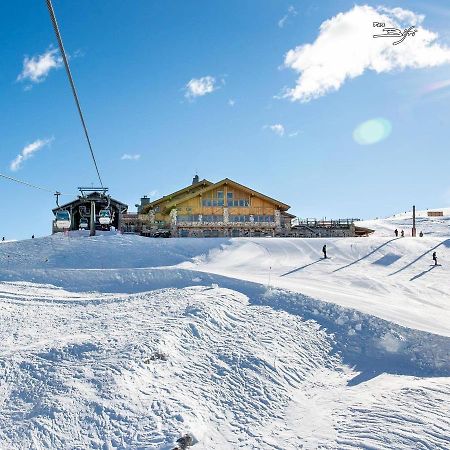 RIFUGIO STOPPANI al Grostè Madonna Esterno foto