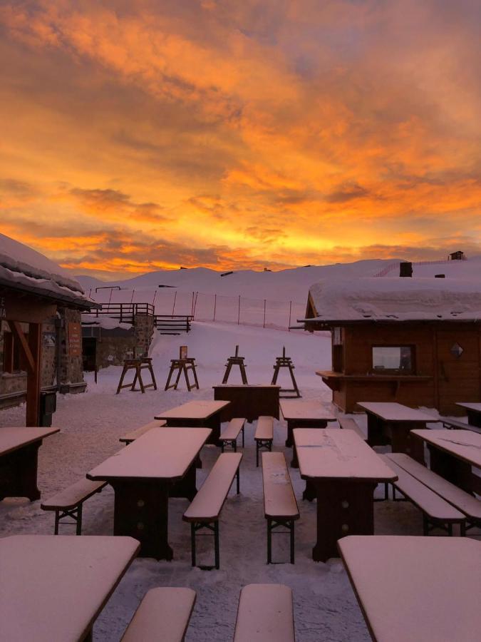 RIFUGIO STOPPANI al Grostè Madonna Esterno foto