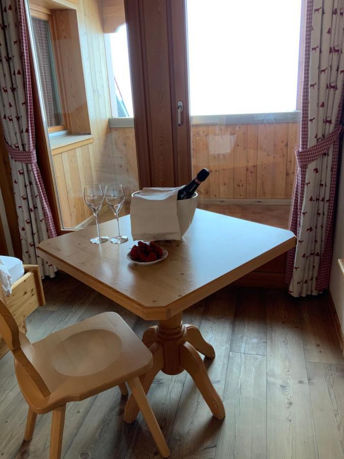 RIFUGIO STOPPANI al Grostè Madonna Esterno foto